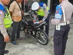 Personila sat lantas polrestabes Medan Melakukan pegaturan dan penidakan   dalam Rangka Patuh toba 2025  simpang sutomo