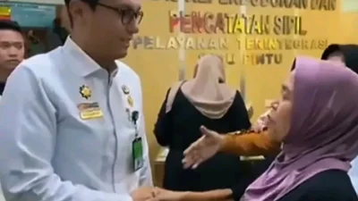 Walikota Medan sidak Disdukcapil Ribuan  Warga Mengelukan Lamanya Urusan KTP dan KK