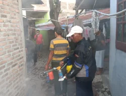Pimpinan Umum Sumut Brantas Ari Anggara Pasaribu, SH Gelar Fogging di Lingkungan 9 Pulo Brayan Kota 