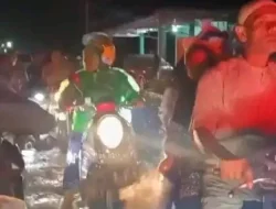 Banjir Genangi Jalinsum di Ujung Tanjung, Kendaraan Antre Panjang Minggu Malam