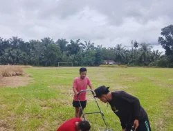 Pemuda Jorong Sungai Magelang Gotong Royong Bersihkan Lapangan, Siap Gelar Turnamen Sepak Bola Muda Mekar FC