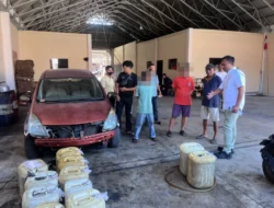 SATRESKRIM POLRES PASAMAN BARAT UNGKAP PENYALAHGUNAAN BBM SUBSIDI DUA TERSANGKA DIAMANKAN, ANCAMAN 6 TAHUN PENJARA