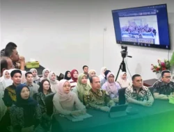 PLH. KAJARI PASAMAN BARAT BERSAMA SELURUH JAJARAN IKUTI KUNJUNGAN KERJA VIRTUAL KEPALA KEJAKSAAN TINGGI SUMATERA BARAT  PERERAT SINERGI, SAMAKAN PERSEPSI, DAN PERKUAT KOMITMEN PELAYANAN HUKUM DI WILAYAH SUMATERA BARAT