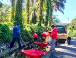 Pemerintah Nagari Seberang Kenaikan dan Warga Solid Bersihkan Drainase Perbatasan Bulu Laga – Talang Kuning: Cegah Banjir, Wujudkan Nagari Bersih