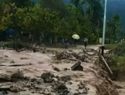 LONGSOR DAN AIR BAH KEMBALI TERJANG NAGARI SUNGAI BATANG, AKSES JALAN BANINUNANG-JORONG TERPUTUS TOTAL