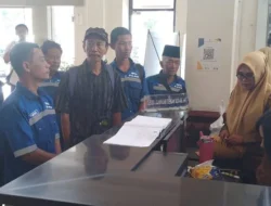 Ketua RT/RW Tambak Wedi Datangi DPRD Surabaya, Ajukan Hearing Soal Mutasi Lurah