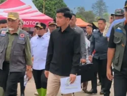 Tinjau Korban Banjir Bandang di Solok, Wapres Gibran Dorong Restrukturisasi Cicilan Warga Terdampak