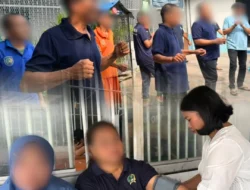 KEGIATAN PAGI WARGA BINAAN LANSIA RUTAN TANJUNG PURA BAGIKAN SUSU DAN VITAMIN SEKALIGUS GELAR SENAM PAGI DAN PENGECEKAN KESEHATAN